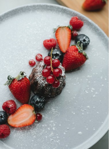 Sobremesa com frutas vermelhas