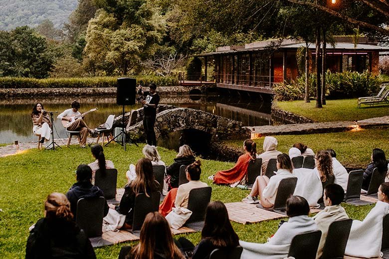 experiencia-sonora-e-emocional-em-retiro-de-yoga